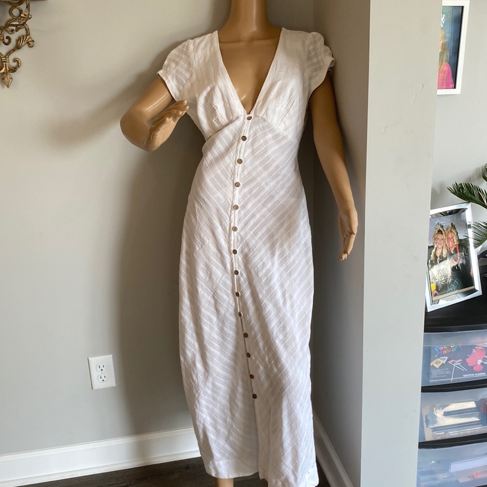 Free people women’s size medium white maxi button up dress